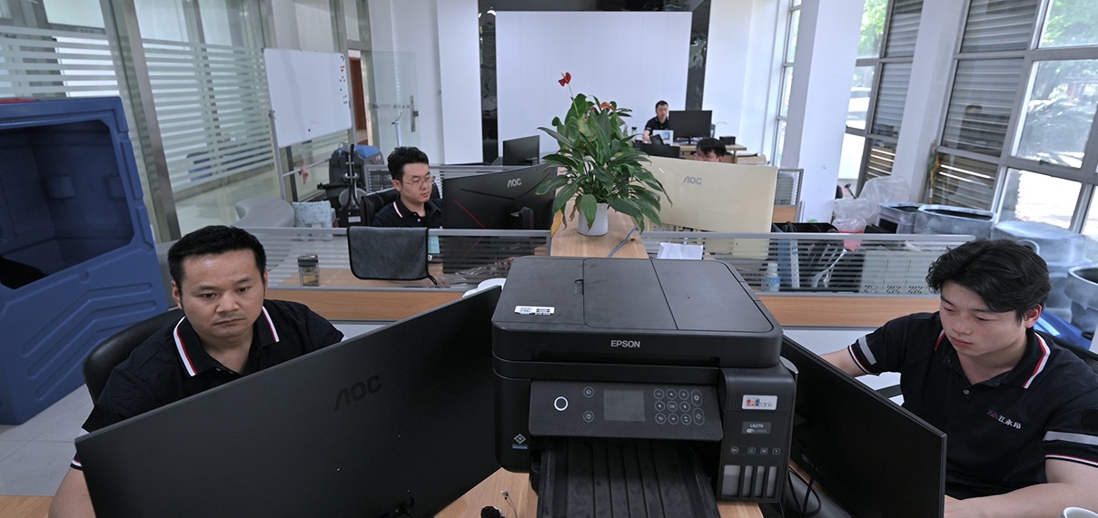 rotomolding manufacturer